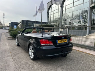 BMW 1 Series 2011 - Cabrio 118i Executive Automaat ,leer,trekh,boekjes imagem 4