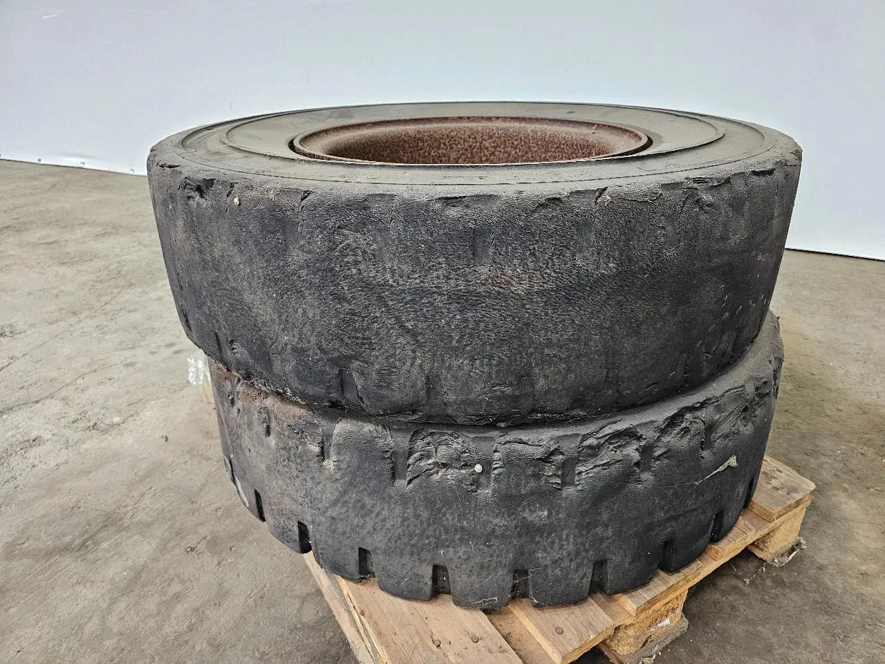 Michelin FULL RUBBER Bild 5