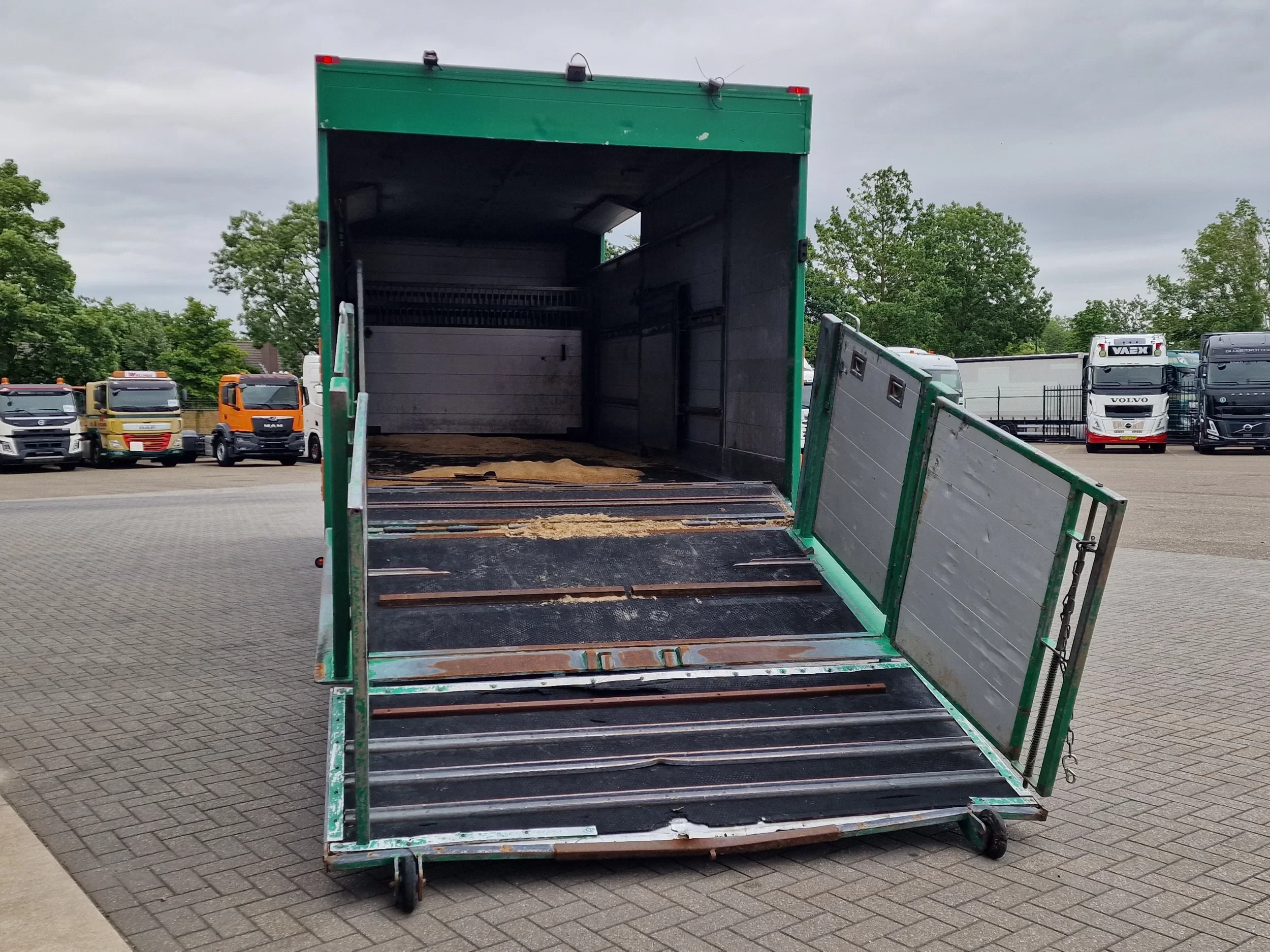Volvo FM 2014 - 410 Globetrotter 6x2*4 - Livestock - Euro 6 - Steering axle zdjęcie 7
