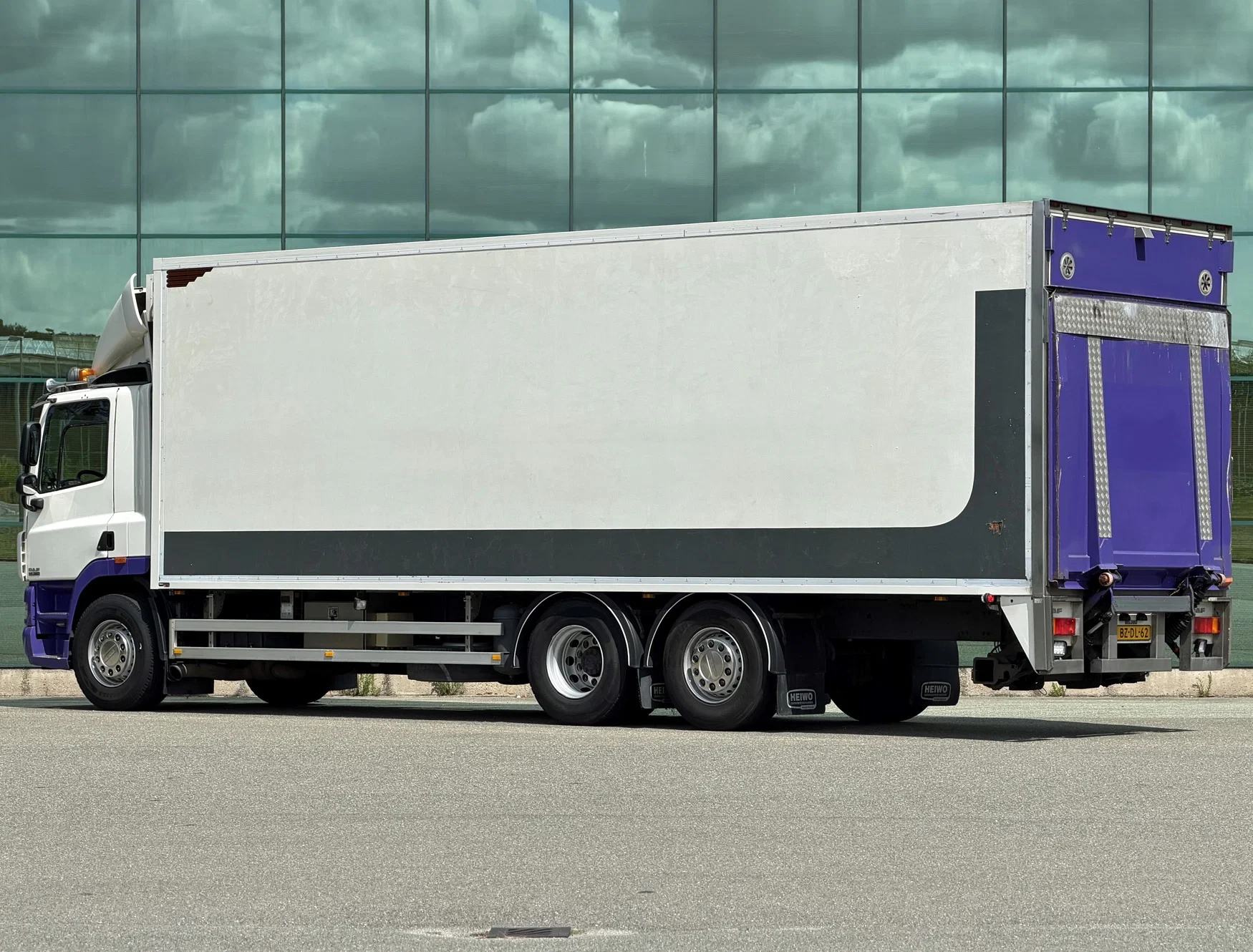 DAF CF 85.360 2011 - FAN EURO 5 AIRCO HEIWO ISOLATED BOX DHOLLANDIA 3000 KG. TAIL LIFT HOLLAND-TRUCK afbeelding 3