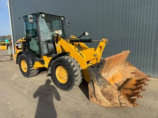 Cat 2016 - 906M afbeelding 2 miniatuur