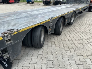 Broshuis N/A 2017 - 3ABSD Lowloader 3-axle / GVW: 59.000kg / Neck: 23.000kg / hydraulic steering + ramps + loading table / 4.60m extendable / winch / liftaxle image 59