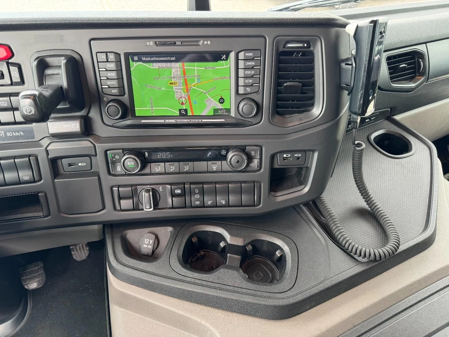 Scania P 2021 - P360 4x2 , 134000 km ! perfect distribution truck afbeelding 11