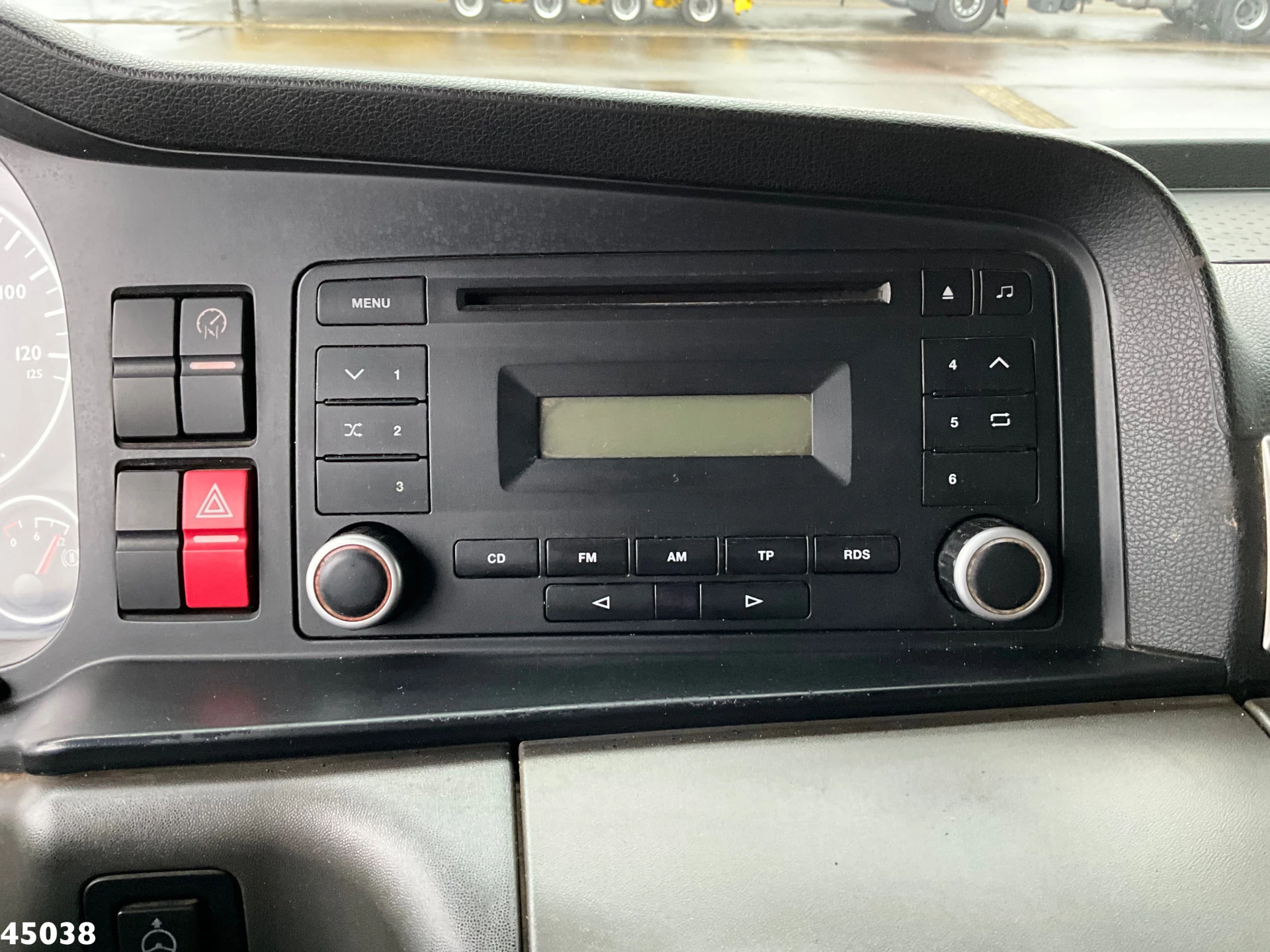 MAN TGS 2014 - 35.400 8x6 Euro 6 HMF 16 Tonmeter Z-kraan obrázek 14