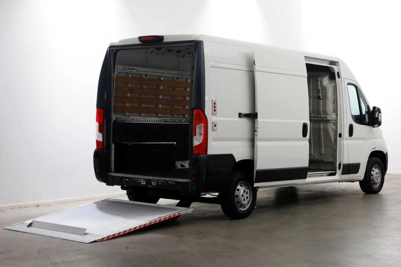 Peugeot Boxer 2018 - 2.0 BlueHDI 130pk E6 L3H2 Navi/Camera Laadklep 500kg 05-2018 image 3