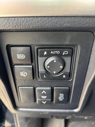 Toyota Land Cruiser 2018 - 2.8 D-4D-F Executive Window Van obrazek 12