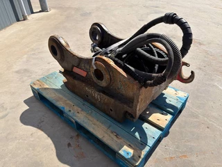 OilQuick N/A 2007 - OQ80 - 325D / 329D / 329E / 330F obrazek 3