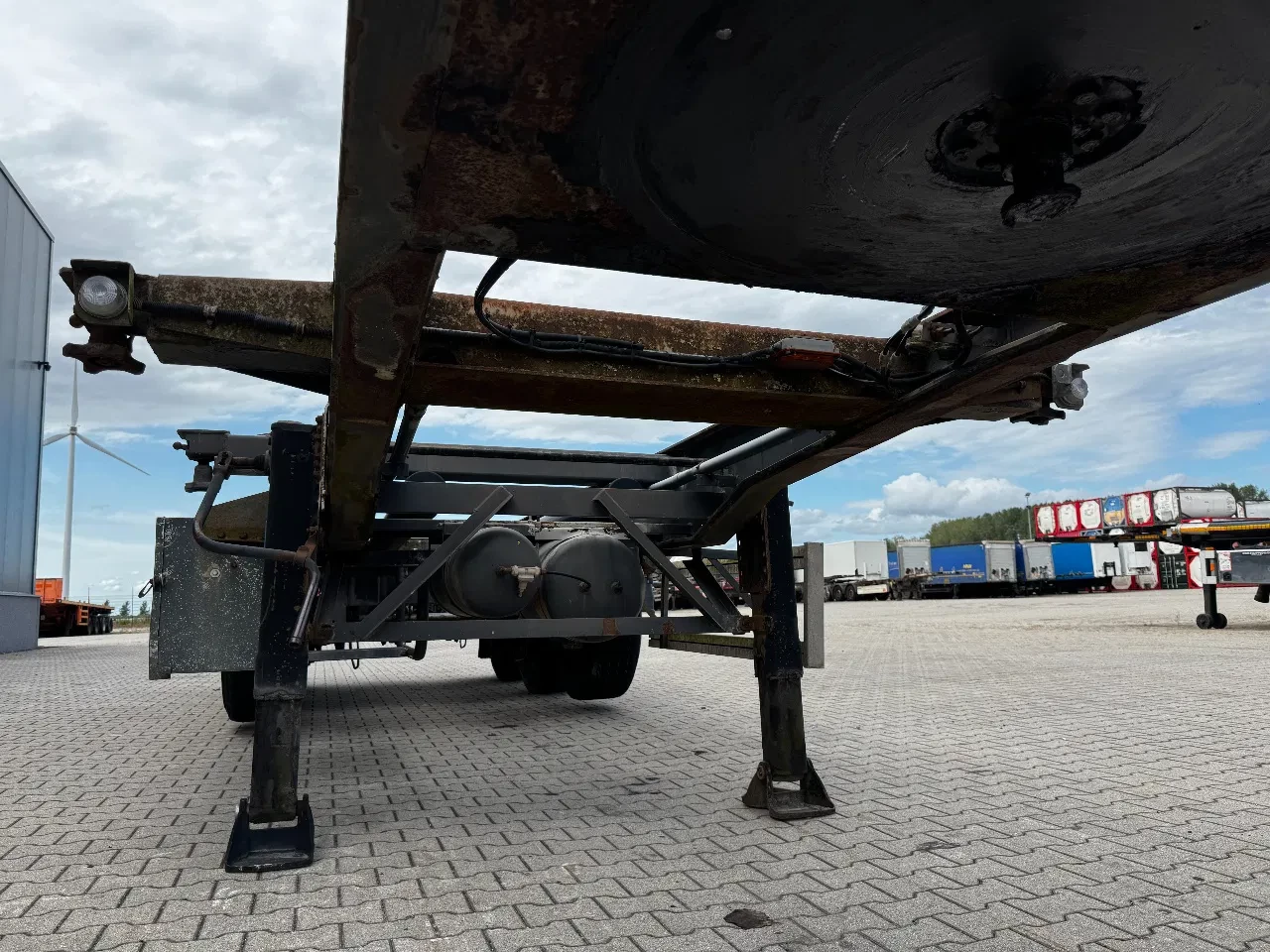 DESOT 1994 - nice 20FT/30FT ADR-Chassis for SMALL PRICE, liftaxle, 5 twistlocks arms afbeelding 11