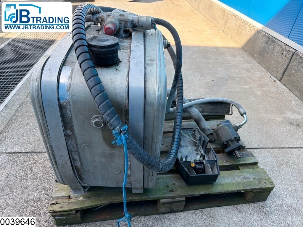 Hyva - Tank, pump, hoses, control valve afbeelding 1