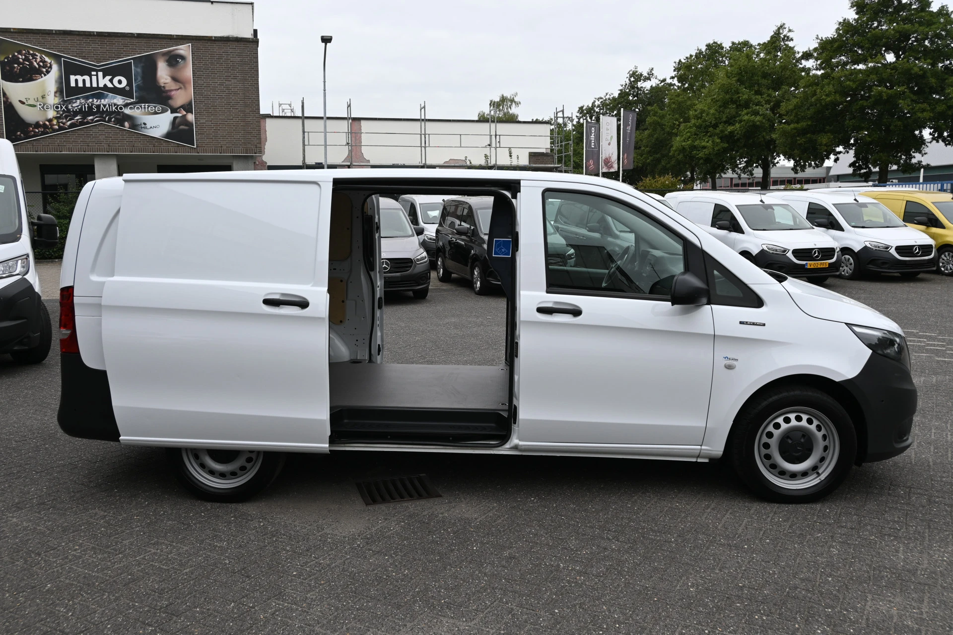 Mercedes-Benz eVito 2022 - 112 L2 66 kWh obrázek 2