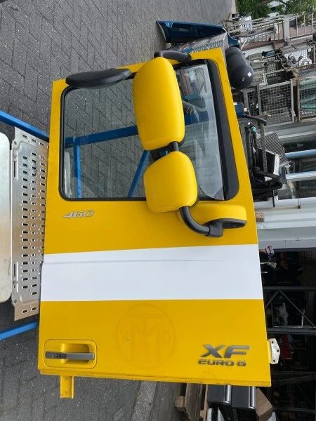 DAF - 1881863 PORTIER RECHTS INCLUSIEF SPIEGELS afbeelding 1