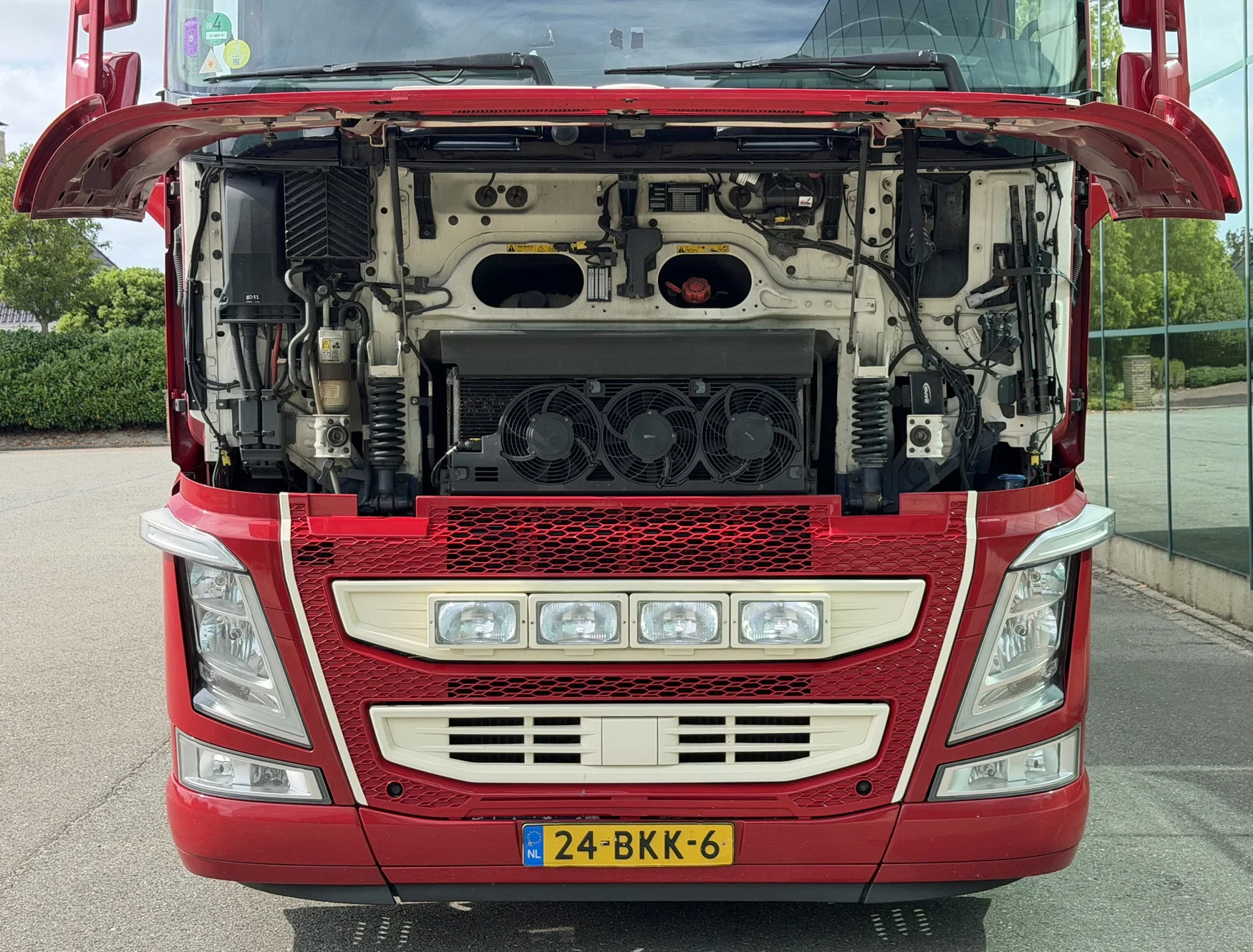 Volvo FH 2018 - 13.500 I-PARK COOL FULL AIR HEIWO ISOLATED BOX + BOX HEATER TAIL LIFT TOP CONDITION HOLLAND-TRUCK изображение 22