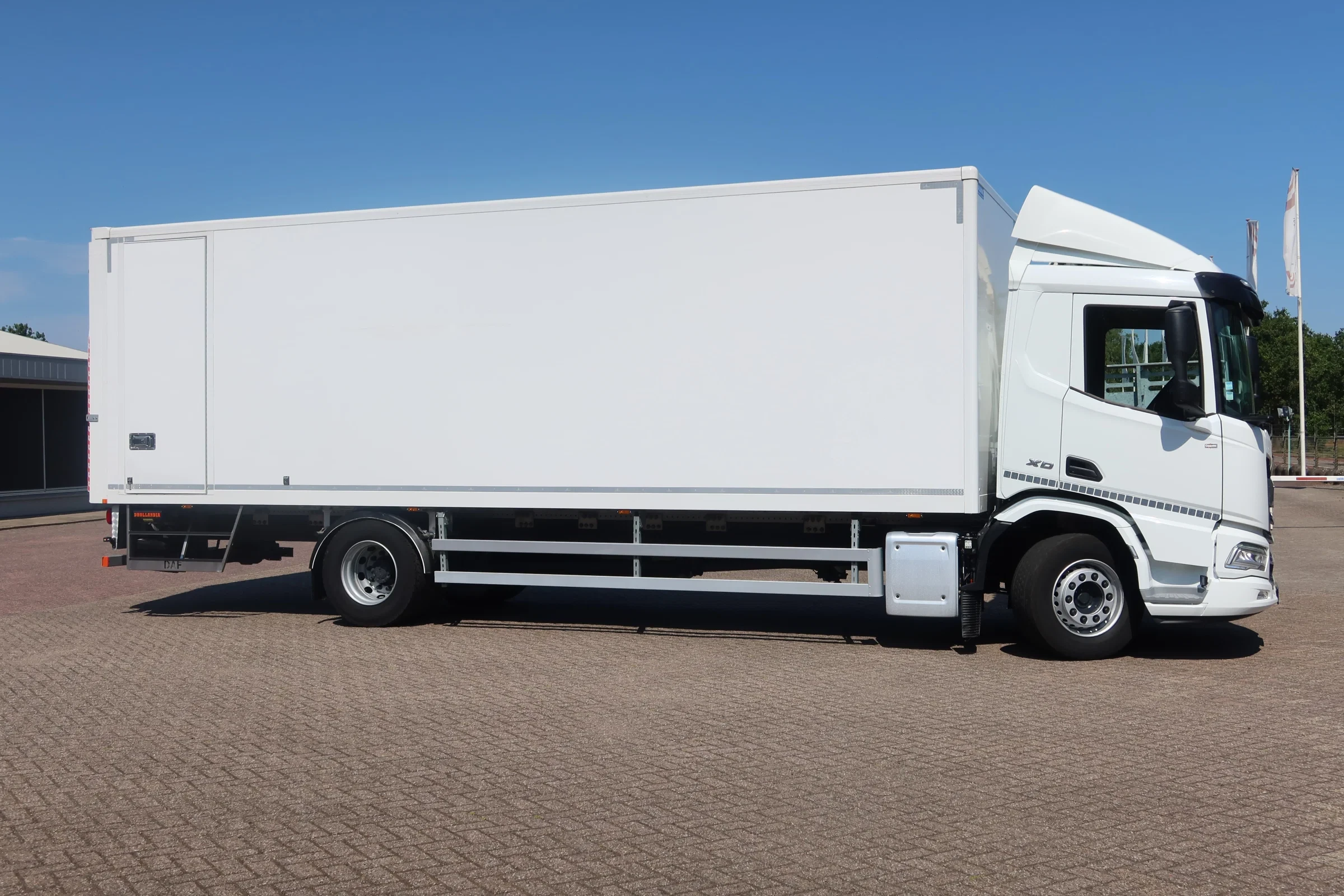 DAF XD 2024 - XD 300 Bak+Klep 2.000 kg obrázek 14