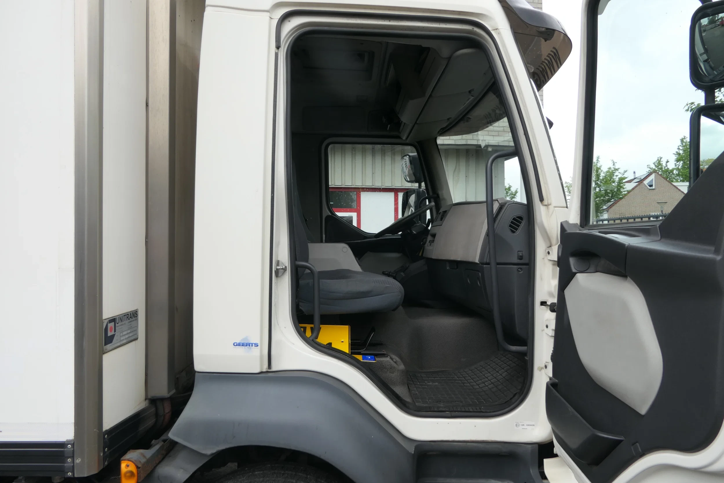 Volvo 240 2013 - FL | Carrier SUPRA 950Mt / Bi-temp | 3 Compartments | 297181Km | 2013 | 12Ton | 6 Cylinder | Dhollandia 1500Kg | Luxembourg Truck afbeelding 48