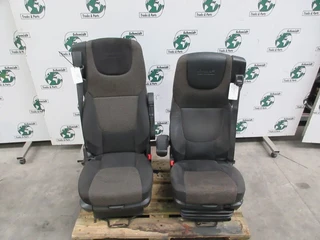 DAF - 1978978//1844340 // 1844380 STOELEN SET CF XF 106 EURO 6 R+L afbeelding 2 miniatuur