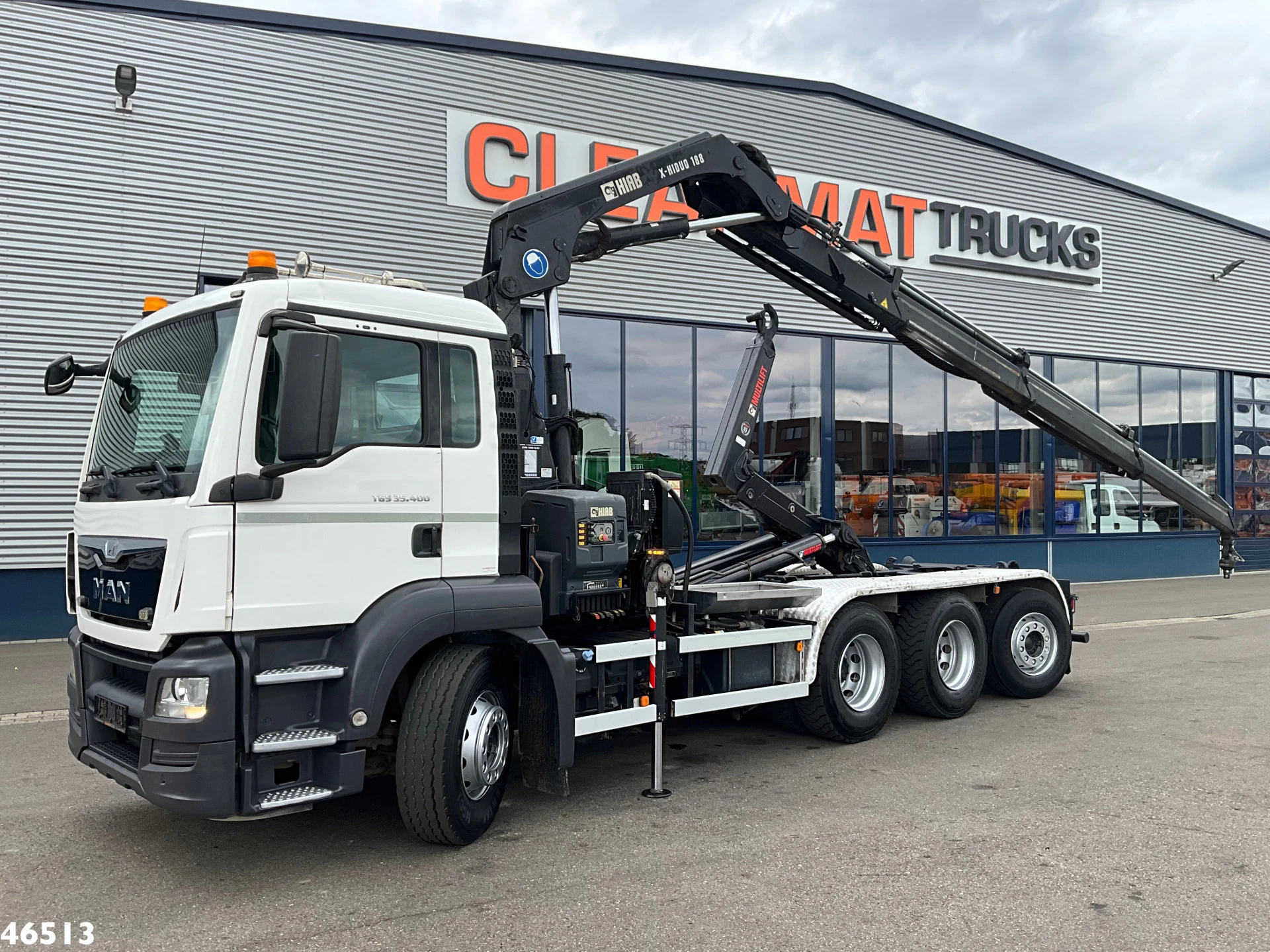 MAN TGS 2015 - 35.400 8x4 Euro 6 Hiab 18 Tonmeter laadkraan Just 142.960 km! afbeelding 1