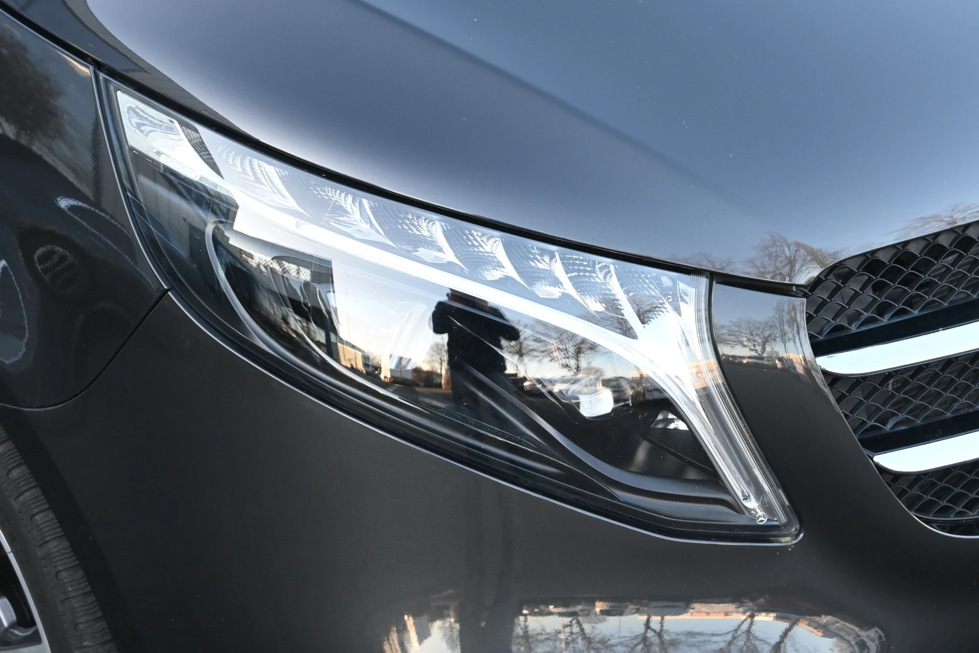 Mercedes-Benz V-Class 2024 - 300d Lang DC Edition Bild 12