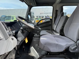 Isuzu N-Serie 2010 - 4x2 / Dubbele cabine / Bakwagen / Dhollandia Laadklep 1500kg image 8