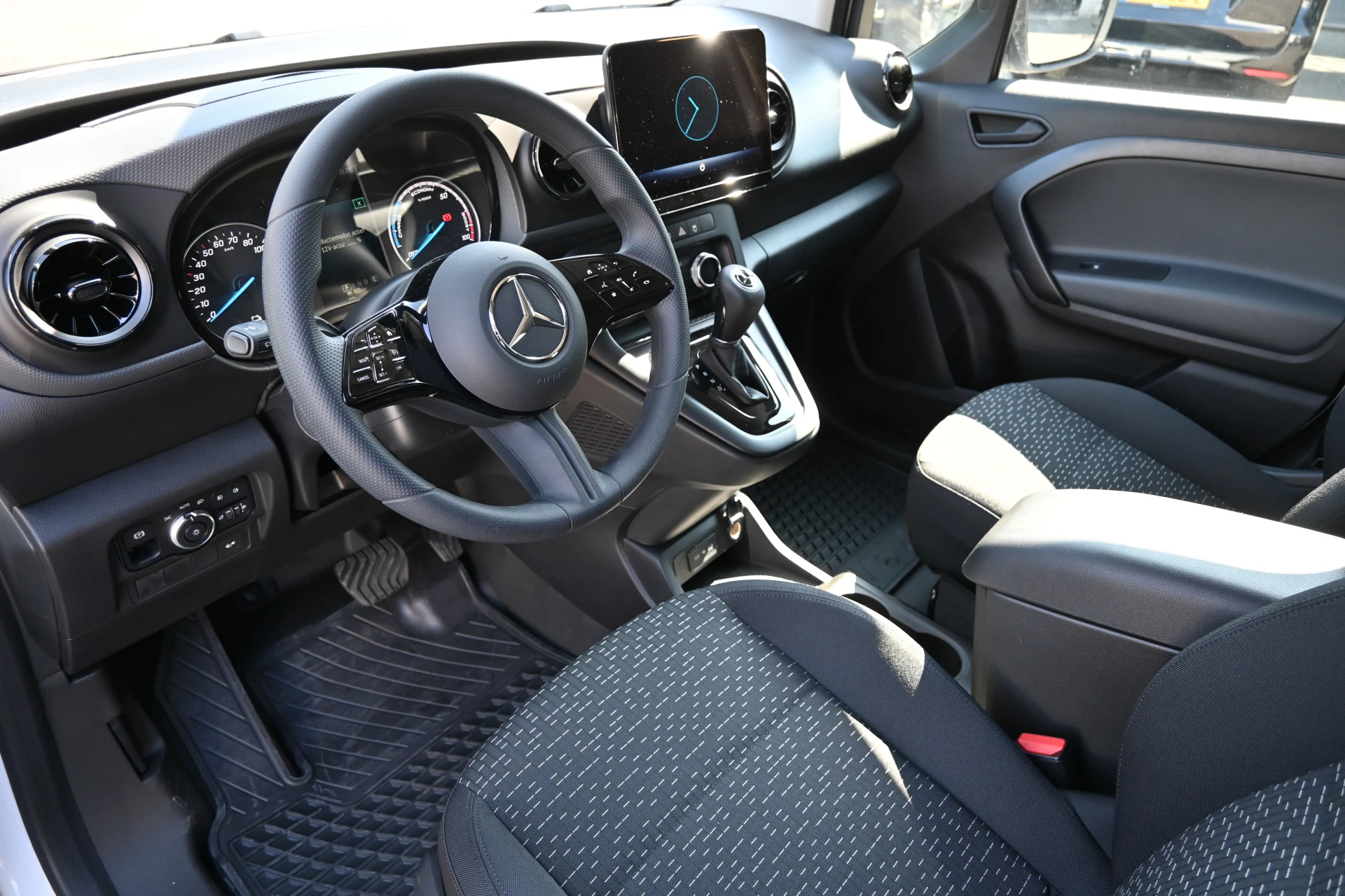Mercedes-Benz eCitan 2026 - 112 Pro L1 51 kWh image 4