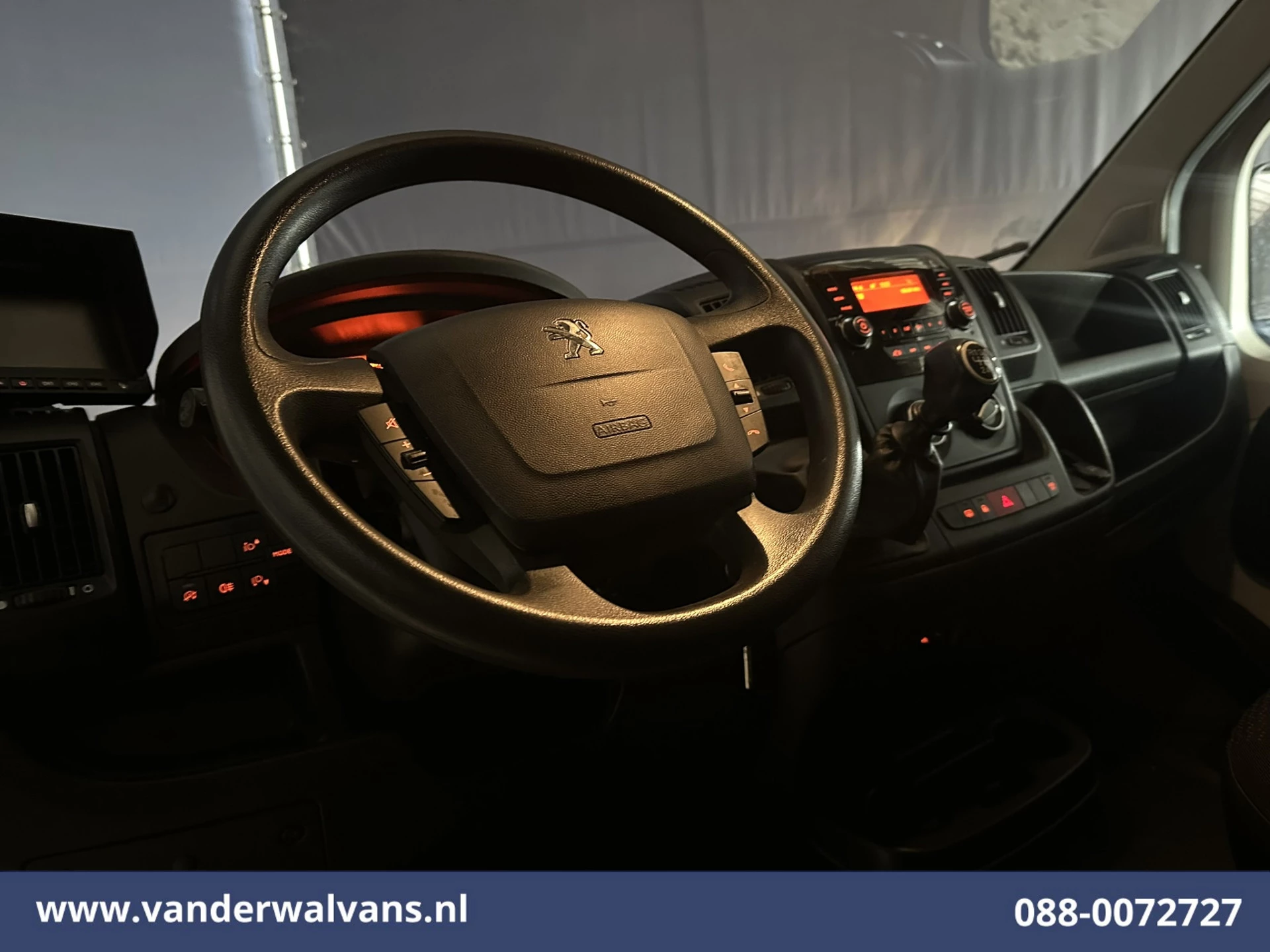 Peugeot Boxer 2022 - 2.2 BlueHDi 141pk Bakwagen 428cm Lang Laadklep Euro6 Airco | Camera | 1085kg laadvermogen obrázek 13