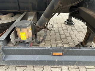 Broshuis N/A 2017 - 3ABSD Lowloader 3-axle / GVW: 59.000kg / Neck: 23.000kg / hydraulic steering + ramps + loading table / 4.60m extendable / winch / liftaxle image 41