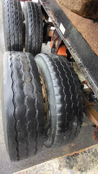 Fruehauf N/A 1999 - 2 Axle , 8 Tyres , Steel Tipper , Spring Suspension , Drum Brakes imagen 15