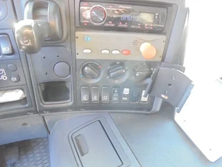 Scania P 2013 - 310 6X2 NL TRUCK image 11