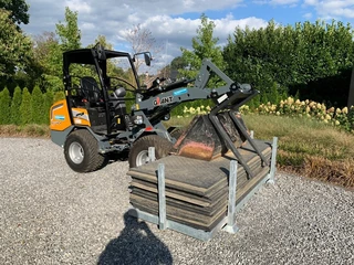 Giant G2700 X-TRA HD+ minishovel / kniklader 2026 150 uur 2026 image 2 thumbnail