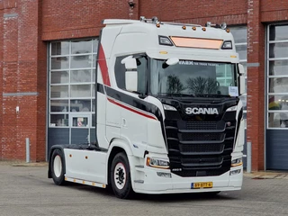 Scania S 2023 - S460 Highline 4x2 - Full spec - SUPER - Retarder - Night clima - Full air - Leather - 2x tank te koop