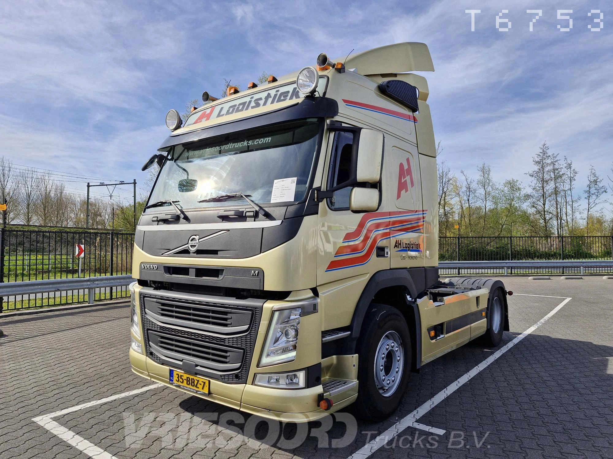 Volvo FM 380 PK Slaapcabine Side skirt 2013 afbeelding 1