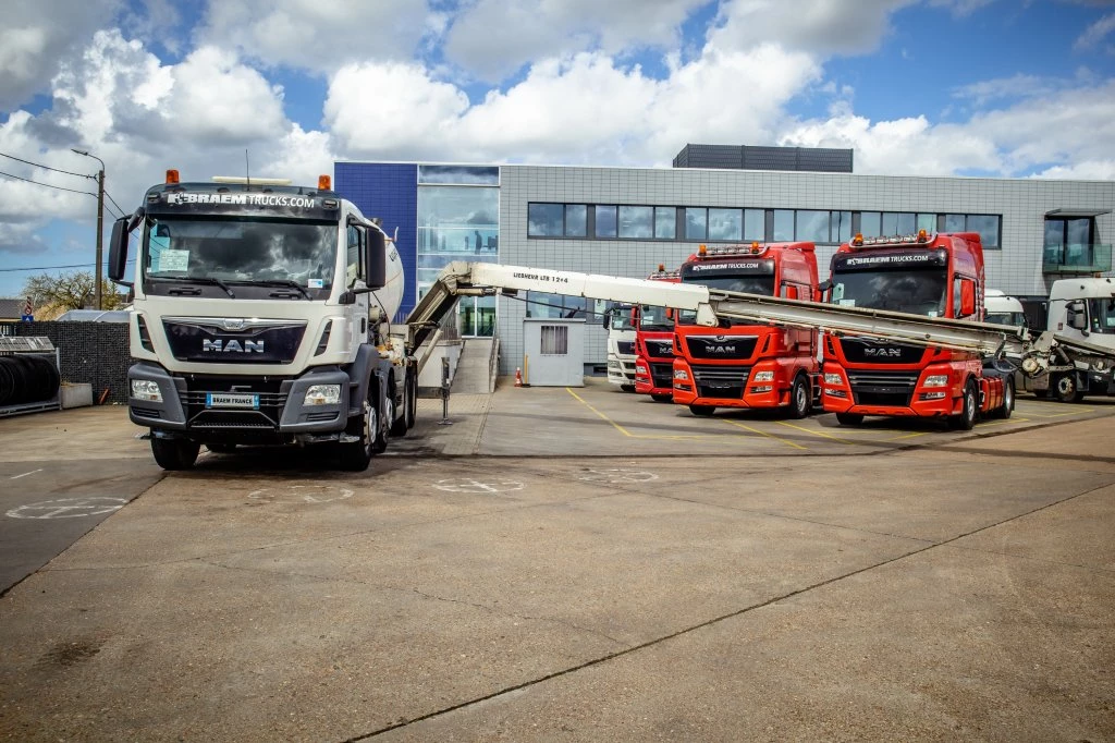MAN TGS 2014 - 32.400BB+LIEBHERR 8M³+BAND/TAPIS 16m obrázek 1