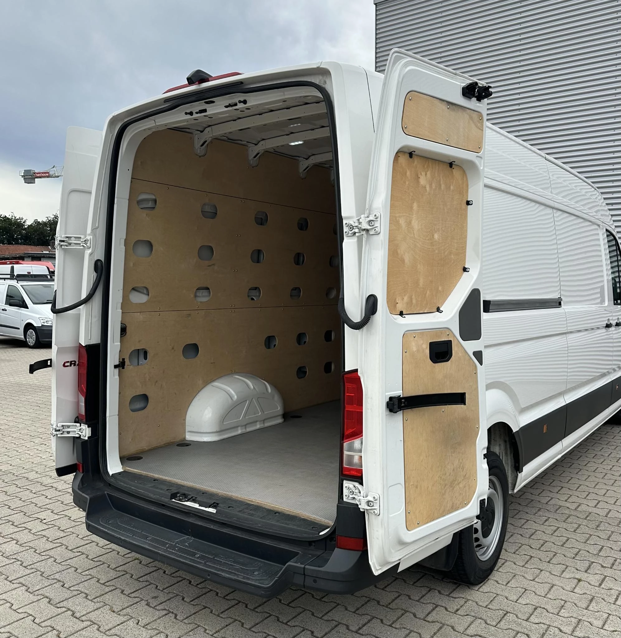 Volkswagen Crafter 2023 - 35 2.0 TDI L4H2 Automaat 140 PK obrázek 11