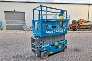 Genie 2021 - GS1932 E-Drive Several In Stock, 8m Working Height изображение 2 миниатюра