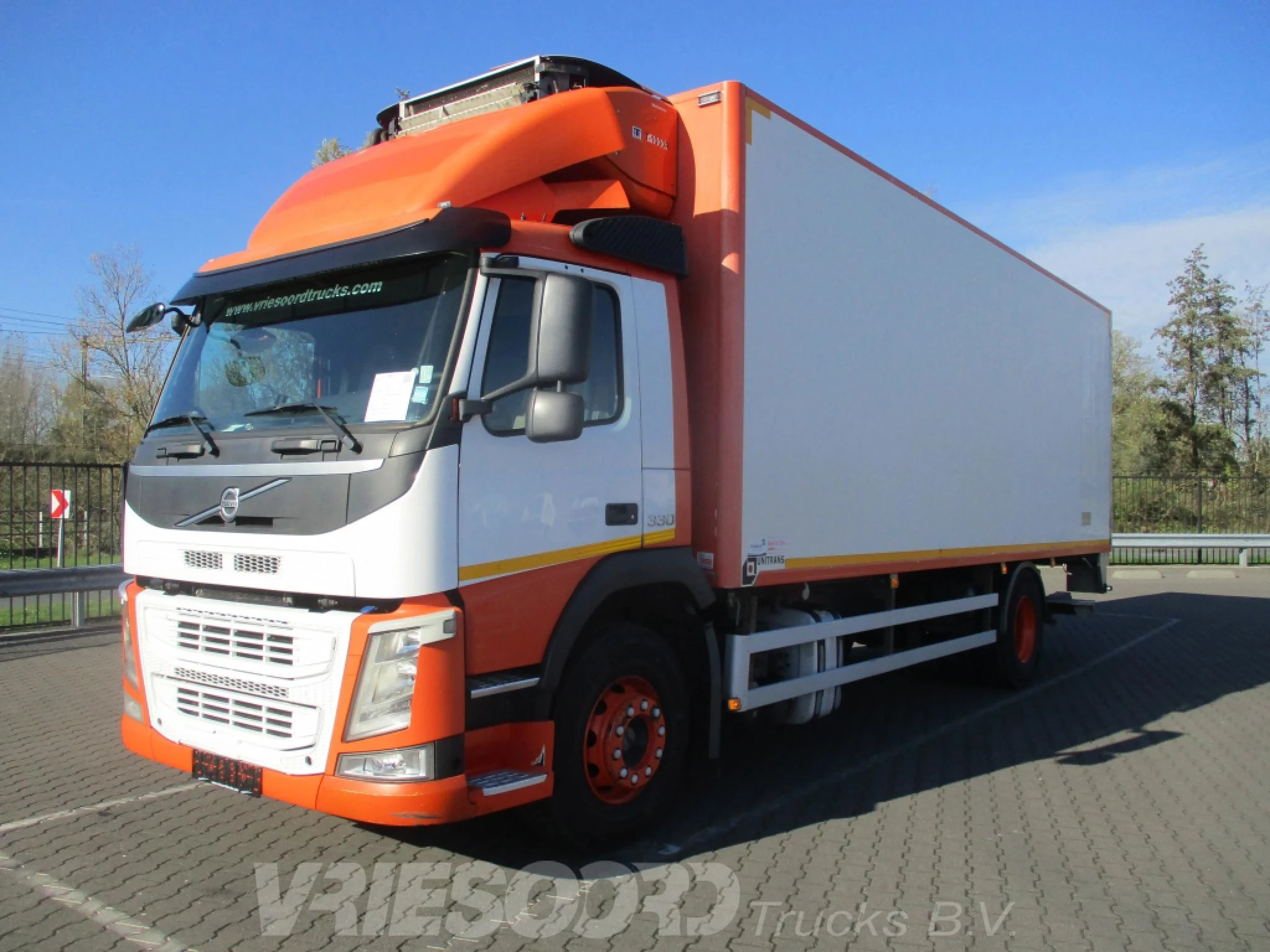 Volvo 330 4x2 KOELBAKWAGEN 2015 obrázek 1