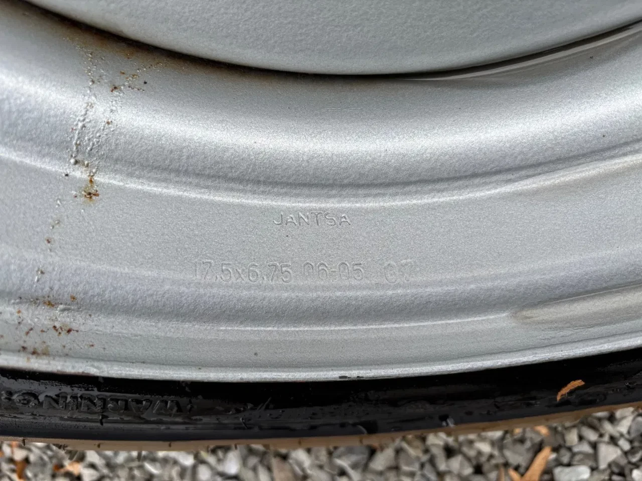 JLG - E450AJ, OTR IN240/ 55D17.5 UNUSED solid tires + rims (set of 2) afbeelding 15