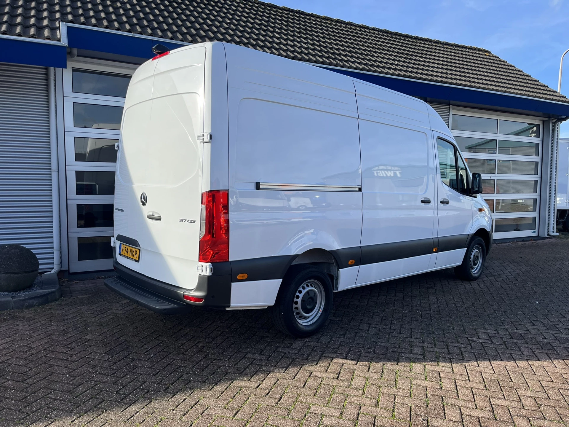 Mercedes-Benz Sprinter 2024 - 317 CDI L2/H2 Automaat/10"MBUX/Navi/Camera zdjęcie 3