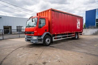 DAF 2006 - LF 55.180 +DHOLLANDIA 2.5T. en venta