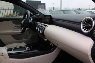 Mercedes-Benz A-Class 2024 - 250e AUT8 Luxury Line PANORAMADAK BURMESTER SFEER 360-CAMERA TREKHAAK obrazek 13
