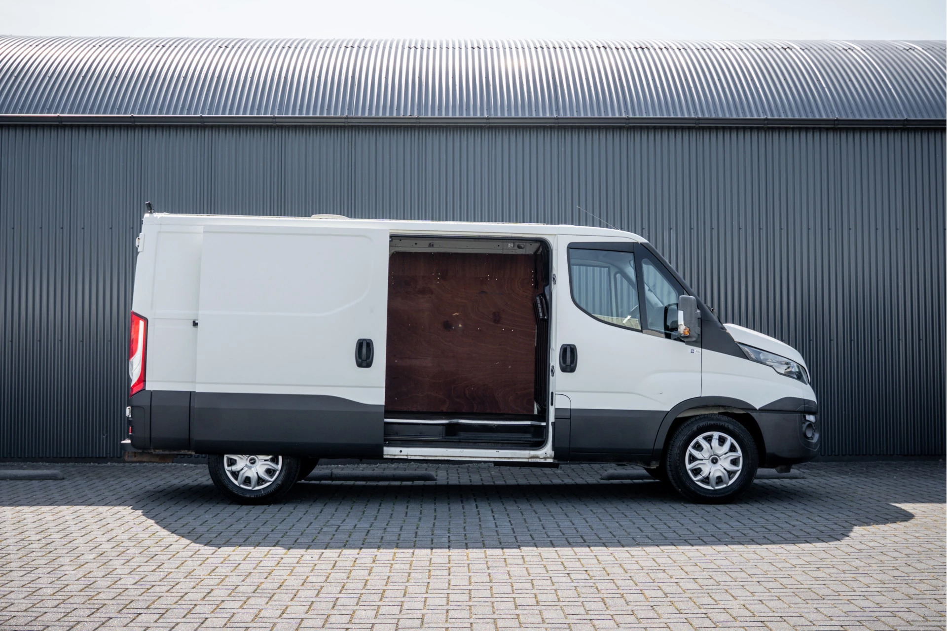 Iveco Daily 2015 - 35S13 L2H1 | 3.5T Trekgewicht | Climate | 3-Zits | Camera | Carplay | Cruise immagine 7