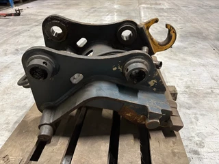 CW40 quick coupler N/A - fits for Komatsu PW150 zdjecie 2
