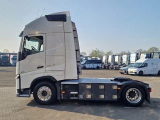 Volvo FH 2020 - 13.500 Globetrotter XL 4x2 - Low deck - I Save - I parkcool - Full air - Chassis cover obrazek 4