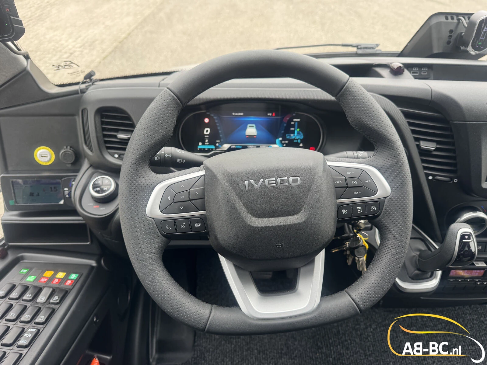 Iveco Rosero First Touring Electra, range 336 km, 24 Seats 2026 obrázek 65