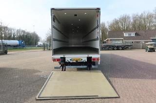 MAN TGM 2019 - 15.290 Trekker + Heiwo city trailer geïsoleerd + Dhollandia 2000 KG klep obrazek 3