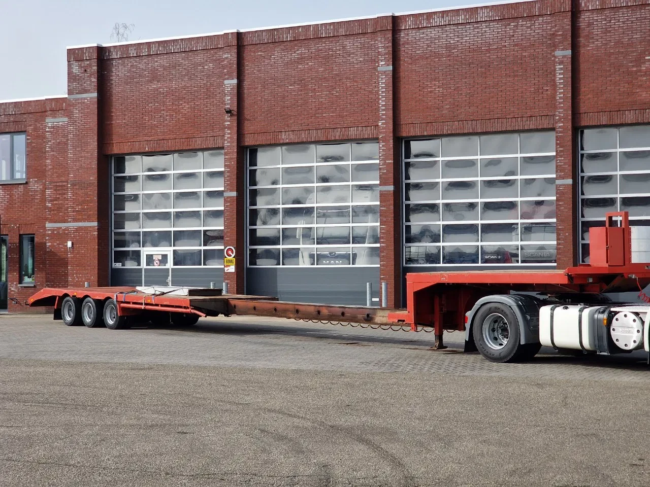Van Hool SZ-302 1978 - Low loader - 3 axle - Ramps - Extendable - Steel suspension image 1