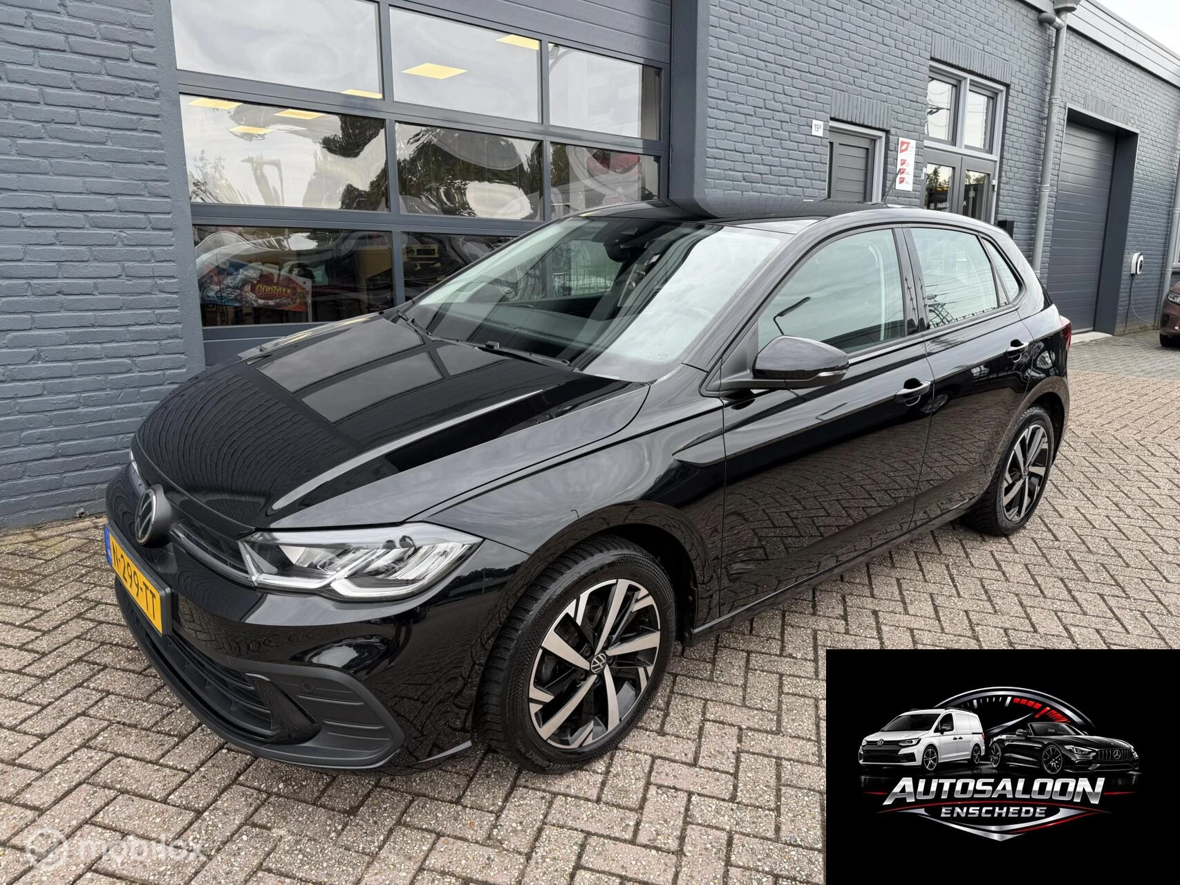 Volkswagen Polo 2021 - 1.0 TSI Life 95 PK 12-2021 Airco Lm Velgen afbeelding 1