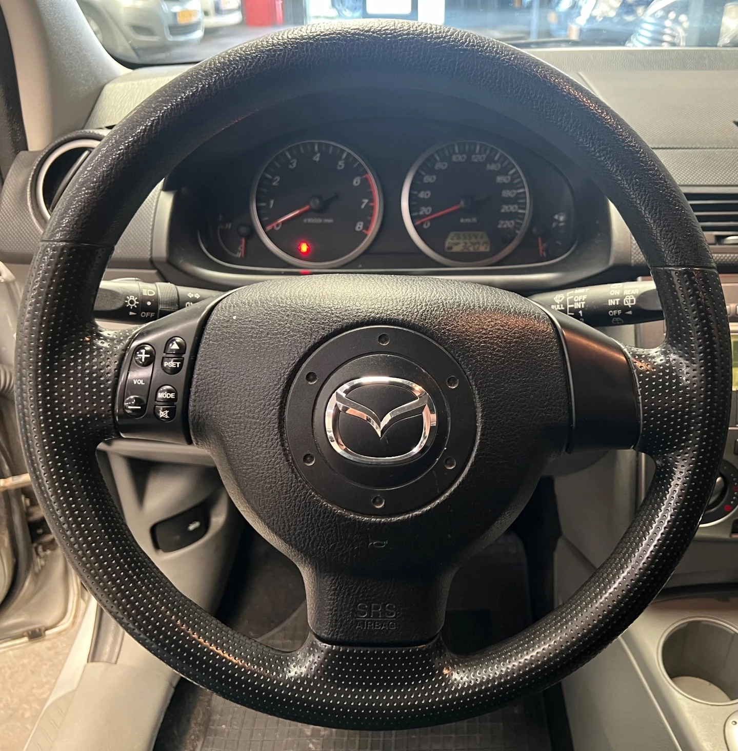 Mazda 2 2004 - 1.4 Exclusive - 2e eigenaar – Airco – 4 nieuwe banden – NAP – Rijklaar. afbeelding 12