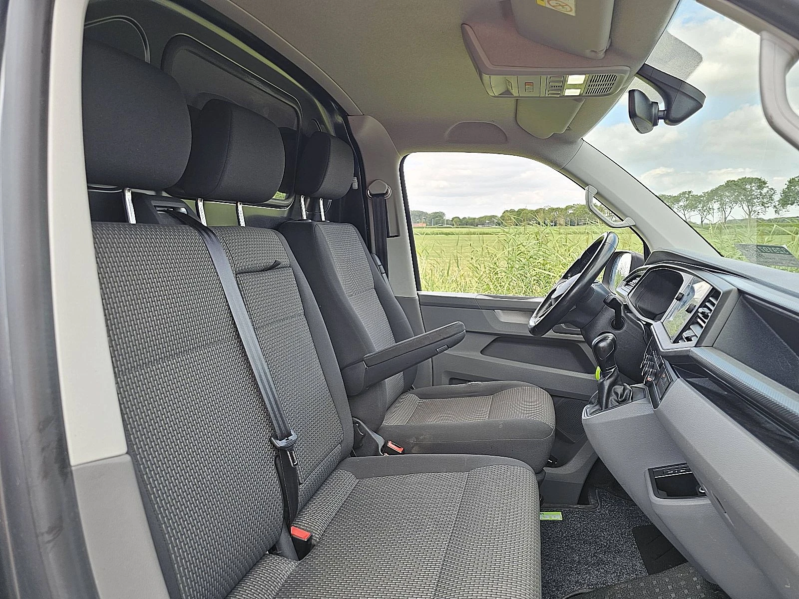 Volkswagen Transporter 2021 - 2.0 TDI image 7