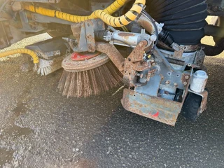 Scania P 2000 - P94-220 4X2 SWEEPER / VEEGMACHINE zdjecie 10