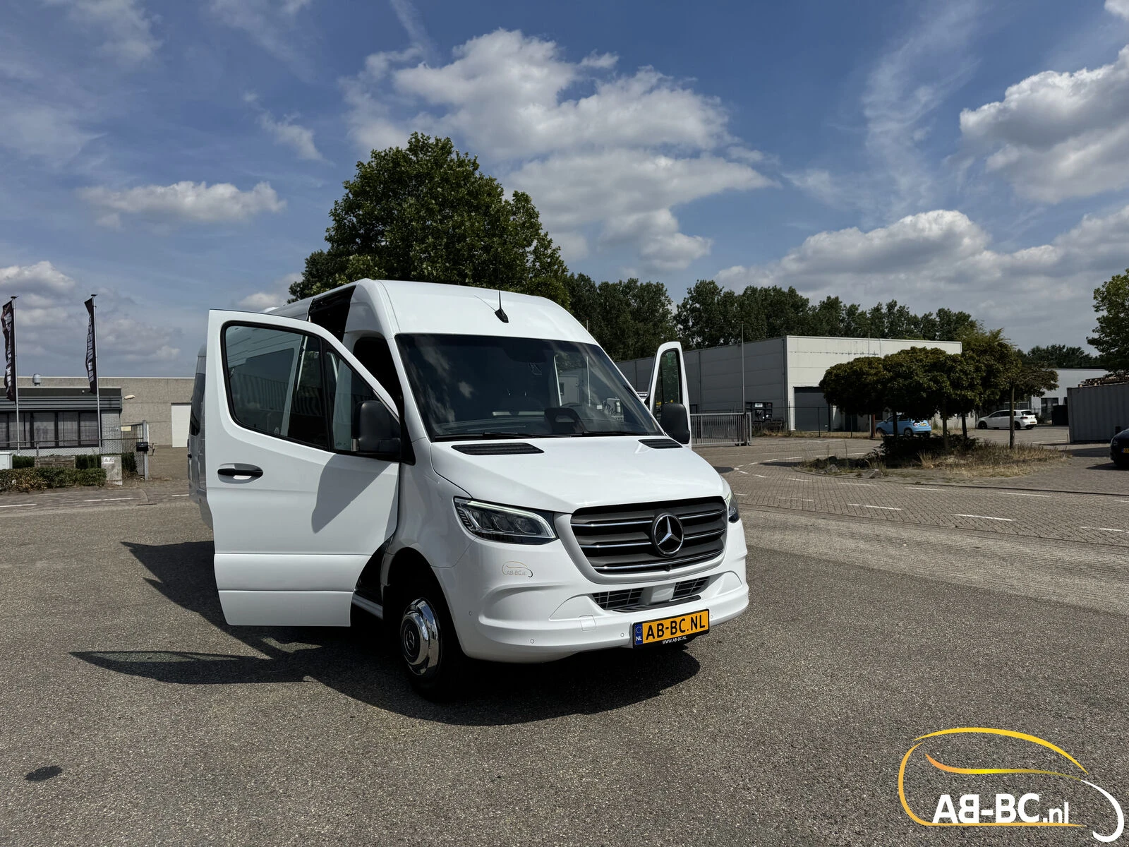 Mercedes-Benz Sprinter 2026 - Transfer 45, 21 Seats, Euro 6, Original German Product afbeelding 4