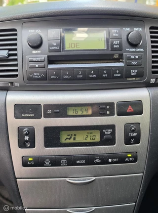 Toyota Corolla 2005 - 1.6 VVT-i Linea Sol obrazek 12